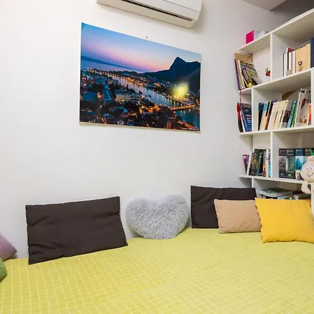 Pura Vida House Omis